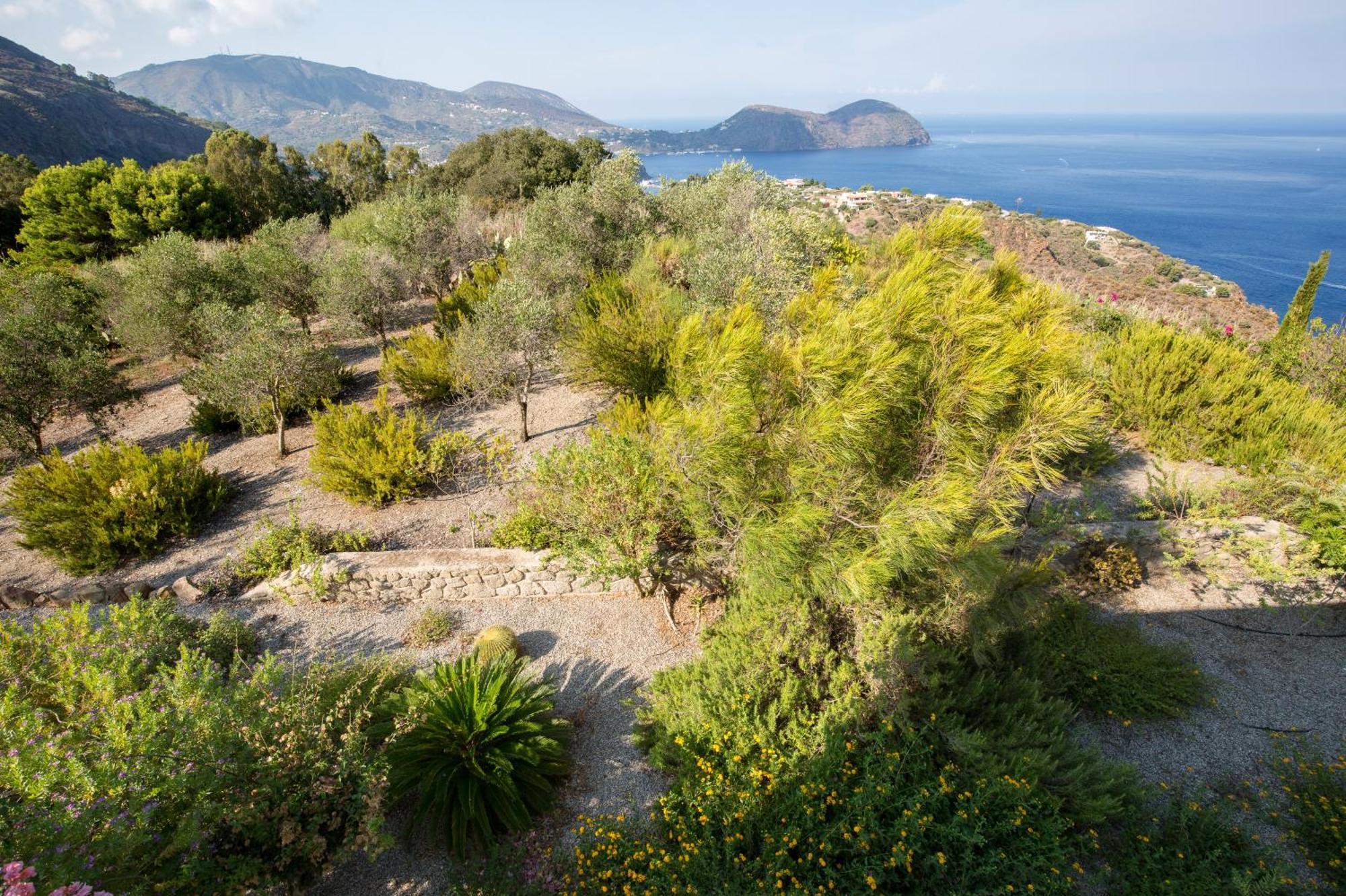 Sealight Villa Lipari - Vista E Piscina Exterior foto