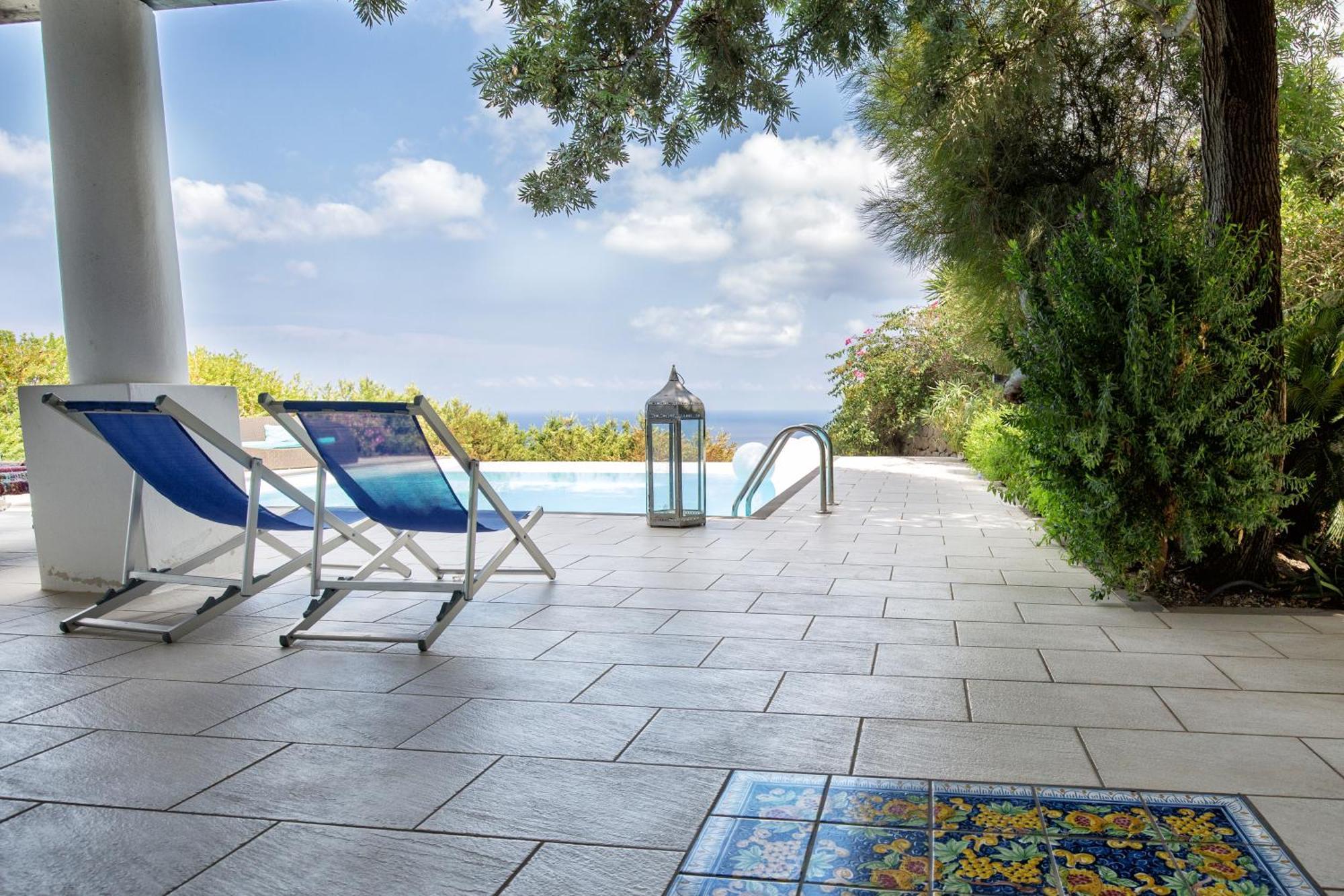 Sealight Villa Lipari - Vista E Piscina Exterior foto